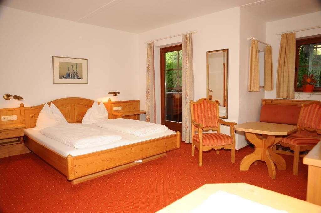 Marco Polo Alpina Familien-&Sporthotel Maria Alm am Steinernen Meer Habitación foto