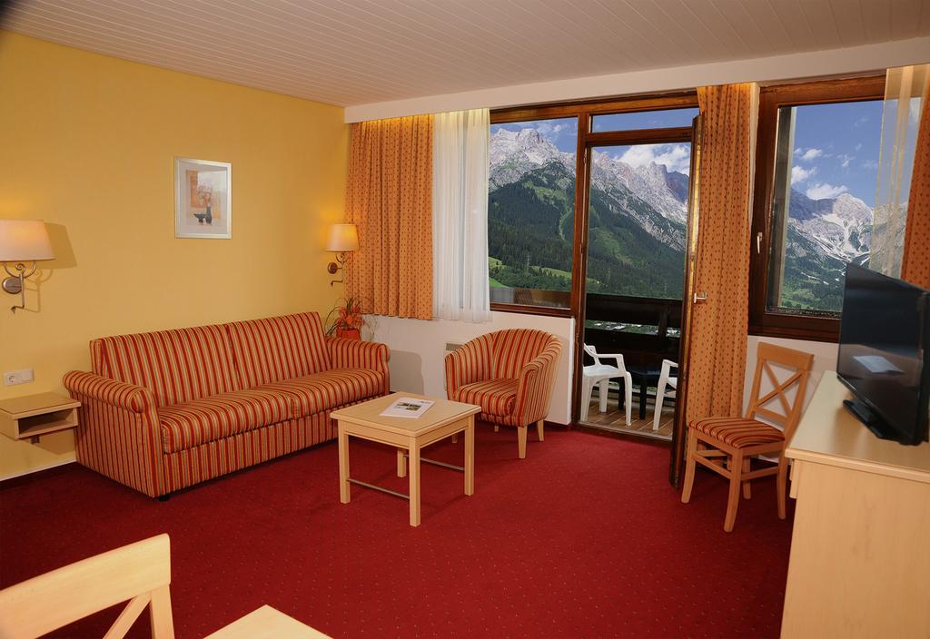 Marco Polo Alpina Familien-&Sporthotel Maria Alm am Steinernen Meer Exterior foto